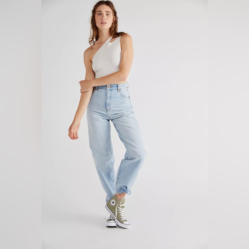 ROLLA’S Genie Jeans in Stella Blues Size 28 Balloon Barrel Slouchy Tapered Leg